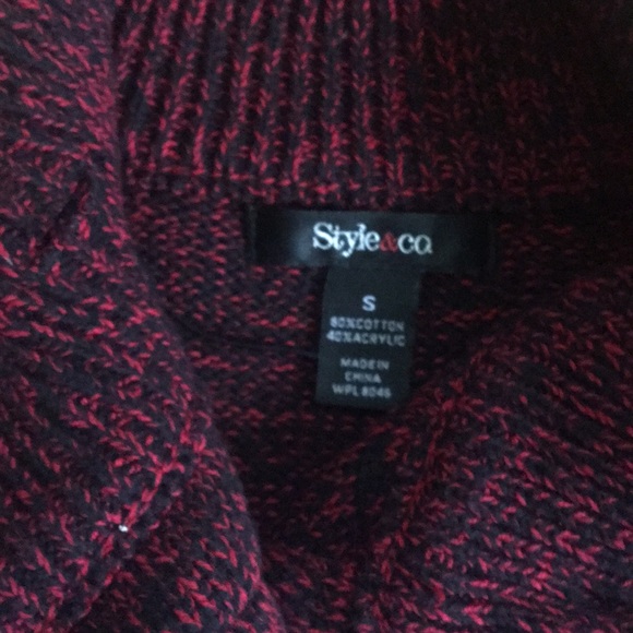 Great sweater with large buttons - Picture 4 of 5